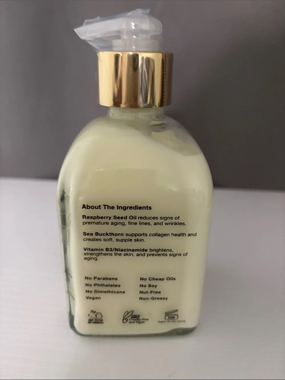 NWOT Luxe Beauty Luxe Lotion